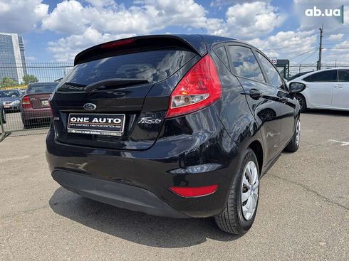 Ford Fiesta 2011 - фото 6