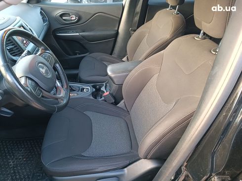 Jeep Cherokee 2019 черный - фото 19