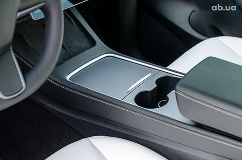 Tesla Model Y 2021 - фото 25