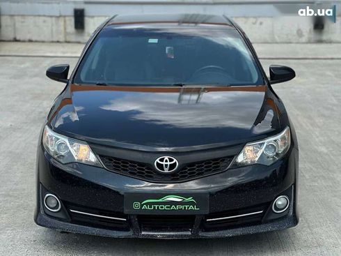 Toyota Camry 2013 - фото 2