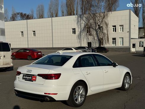 Audi A4 2016 белый - фото 5