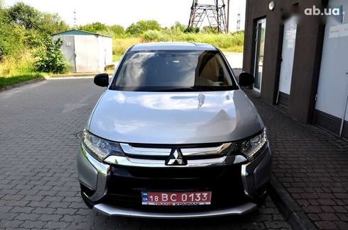 Mitsubishi Outlander 2016 - фото 3