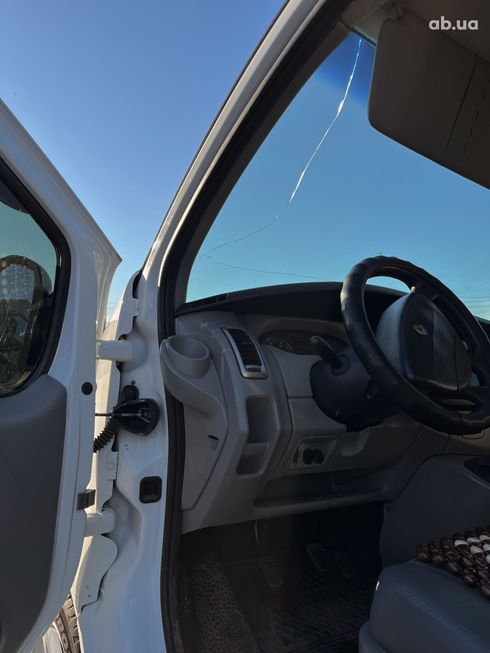 Renault Trafic 2007 белый - фото 8