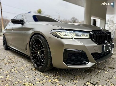 BMW 5 серия 2021 - фото 12
