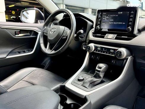 Toyota RAV4 2019 - фото 25