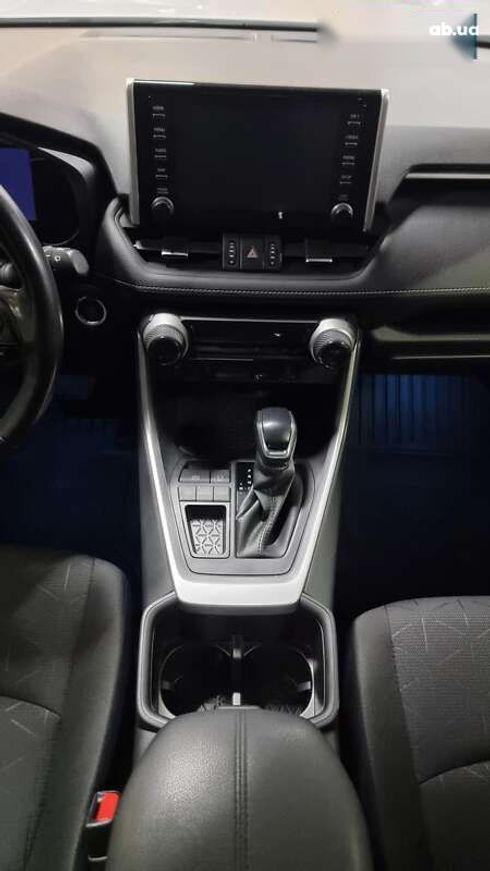 Toyota RAV4 2022 - фото 8