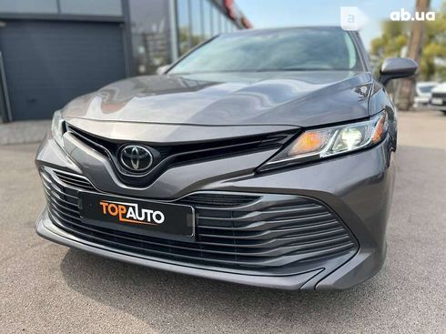 Toyota Camry 2018 - фото 10