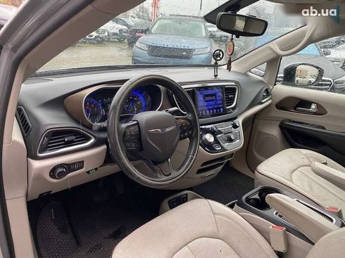 Chrysler Pacifica 2016 - фото 11
