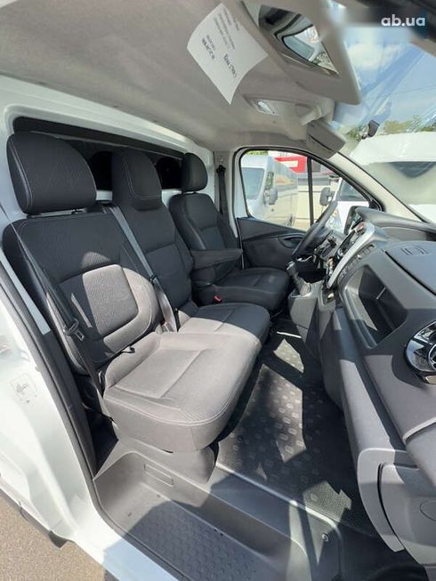 Renault Trafic 2019 - фото 25