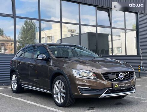 Volvo V60 Cross Country 2018 - фото 3