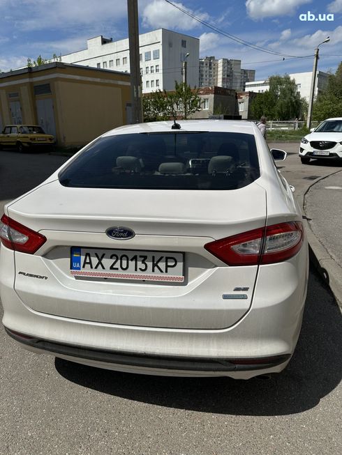 Ford Fusion 2014 белый - фото 2