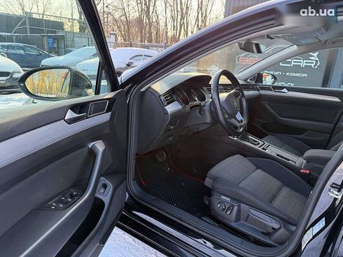 Volkswagen Passat 2020 - фото 18