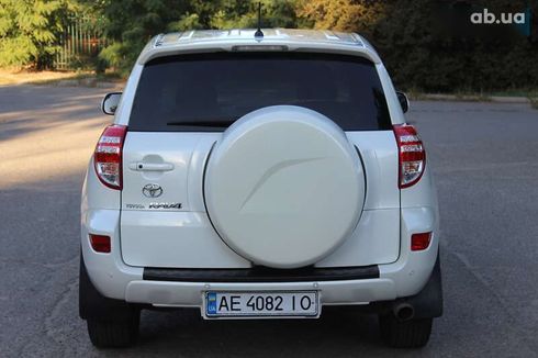 Toyota RAV4 2011 - фото 16