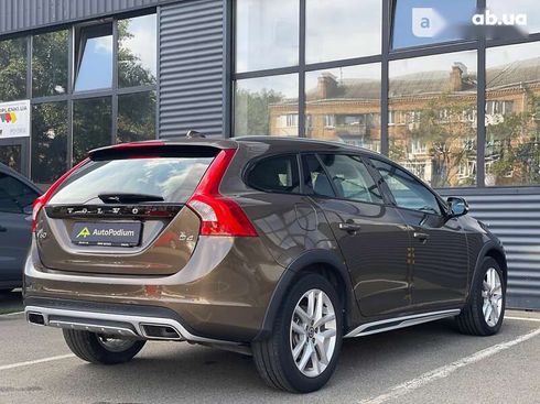 Volvo V60 Cross Country 2018 - фото 7