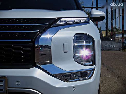 Mitsubishi Outlander 2022 - фото 6