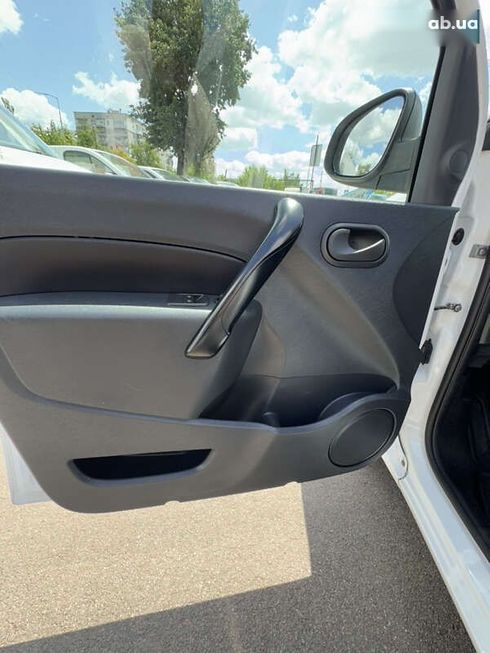 Renault Kangoo 2020 - фото 17
