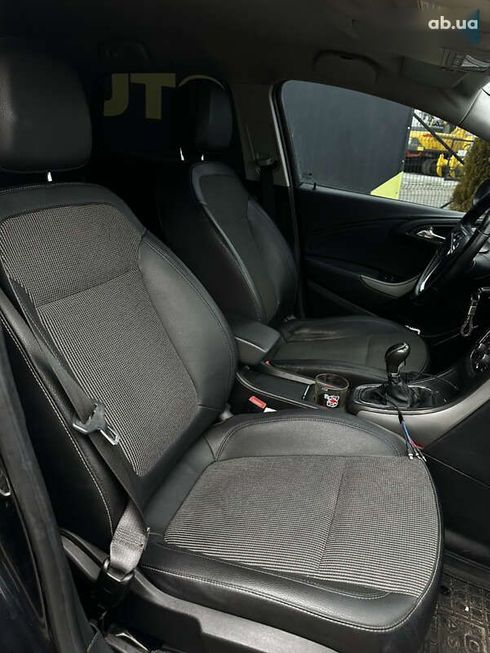 Opel Astra 2011 - фото 12