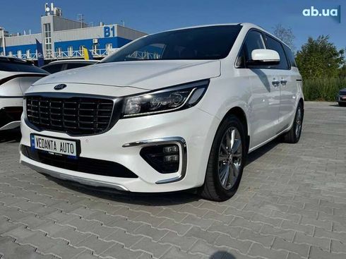 Kia Carnival 2019 - фото 2