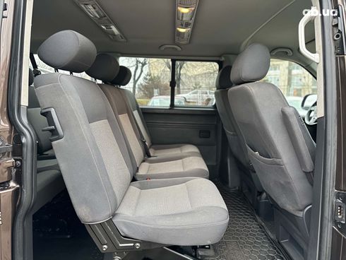 Volkswagen Caravelle 2015 коричневый - фото 47