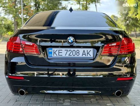 BMW 5 серия 2015 - фото 17