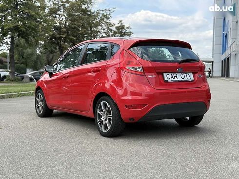 Ford Fiesta 2011 - фото 5