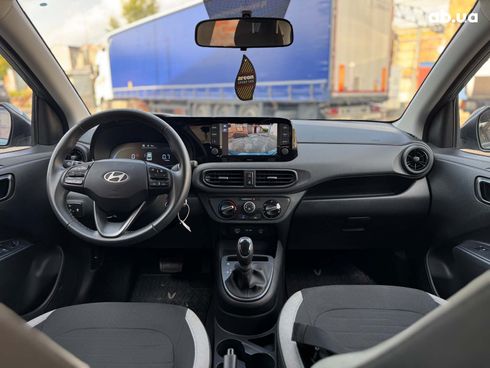 Hyundai i10 2024 зеленый - фото 35