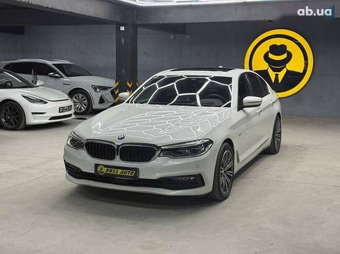 BMW 5 серия 2017 - фото 3