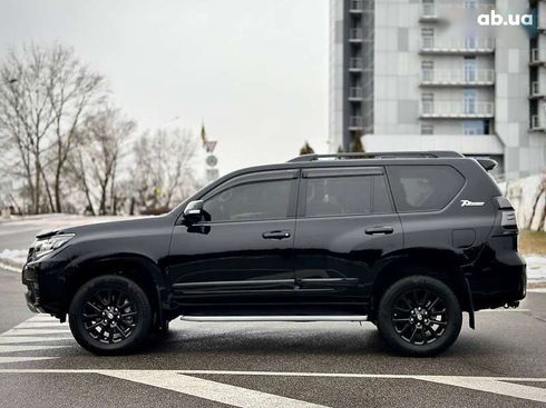 Toyota Land Cruiser Prado 2022 - фото 7