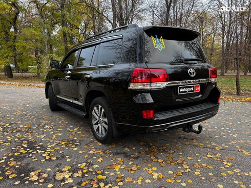 Toyota Land Cruiser 2018 черный - фото 3