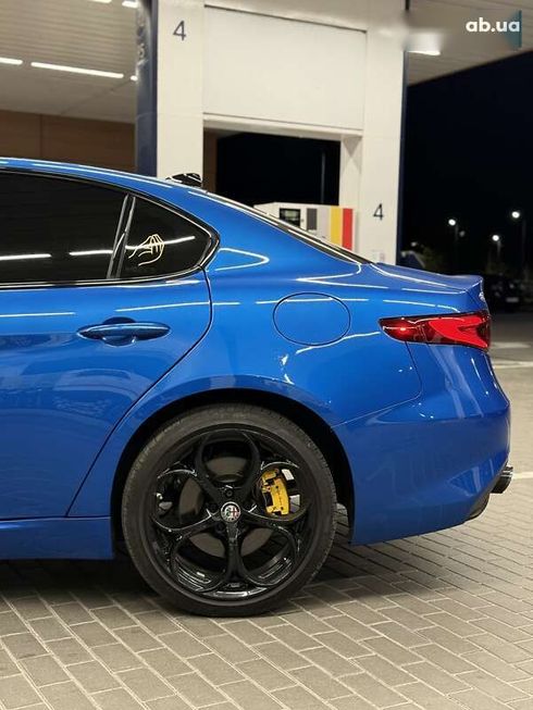 Alfa Romeo Giulia 2017 - фото 6