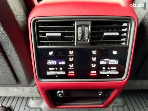 Porsche Cayenne Coupe 2021 - фото 29