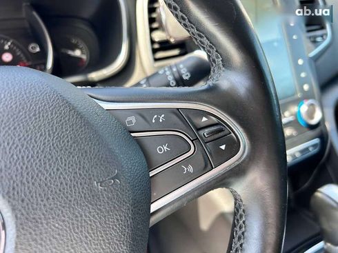 Renault Megane 2018 - фото 17