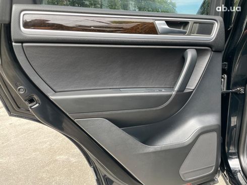Volkswagen Touareg 2013 черный - фото 17