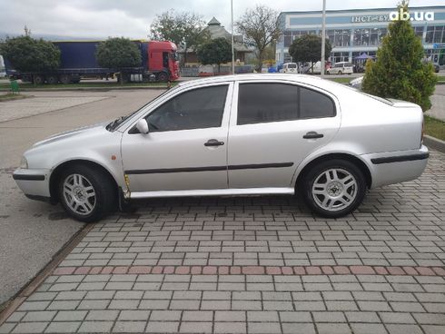 Skoda Octavia 1999 серебристый - фото 12