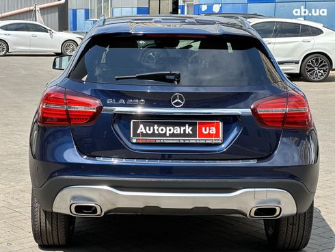 Mercedes-Benz GLA-Класс 2019 синий - фото 7