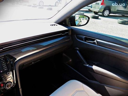 Volkswagen Passat 2021 - фото 17