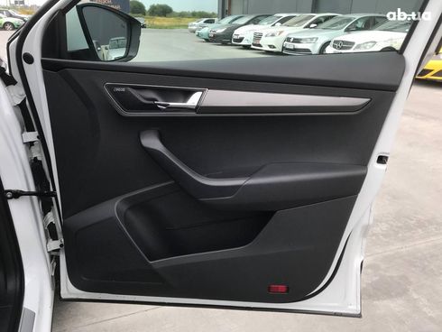 Skoda Karoq 2019 белый - фото 11