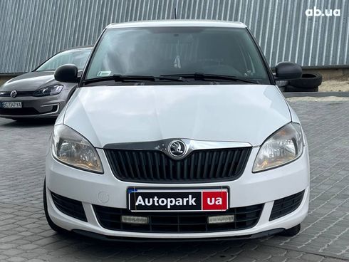 Skoda Fabia 2014 белый - фото 2