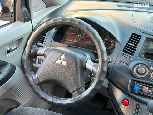 Mitsubishi Grandis 2007 серый - фото 38