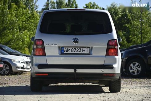 Volkswagen Touran 2009 - фото 11