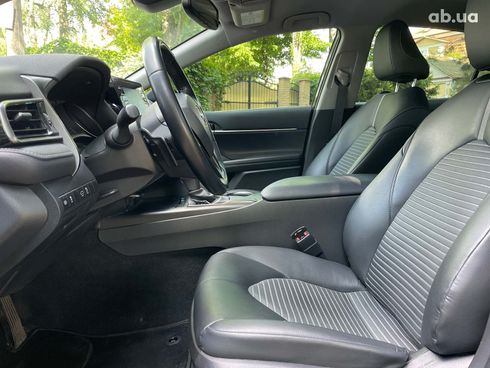 Toyota Camry 2021 синий - фото 19