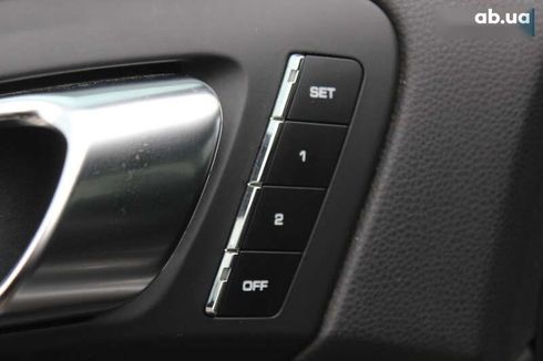 Porsche Cayenne 2011 - фото 26