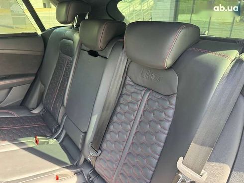 Audi RS Q8 2020 - фото 25