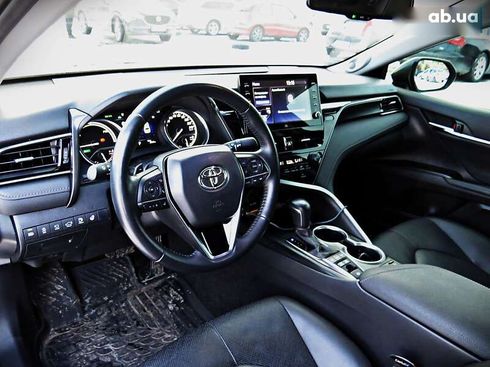 Toyota Camry 2021 - фото 7