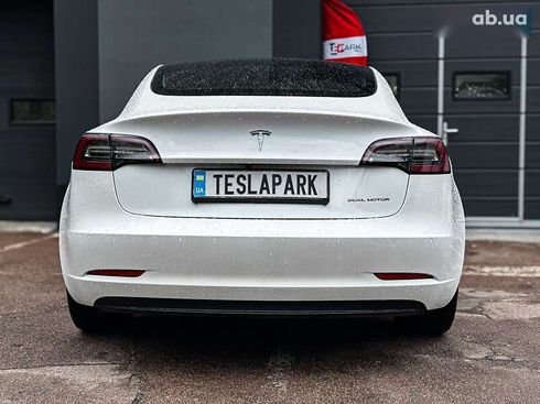 Tesla Model 3 2022 - фото 9