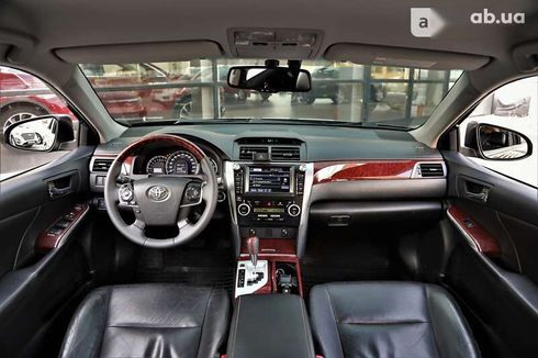 Toyota Camry 2012 - фото 11