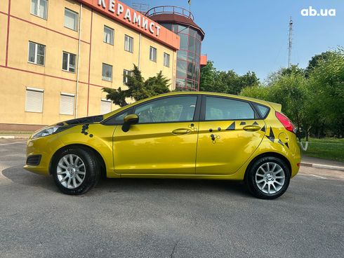 Ford Fiesta 2014 желтый - фото 3