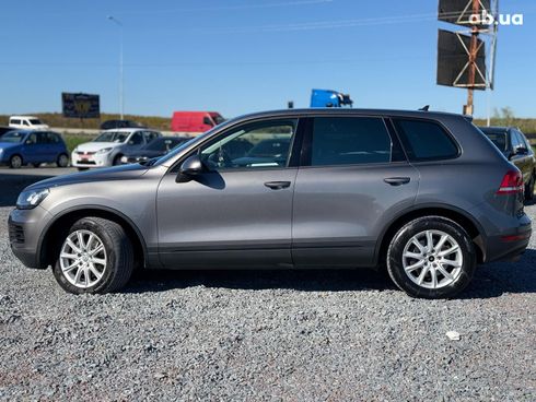 Volkswagen Touareg 2011 серый - фото 21