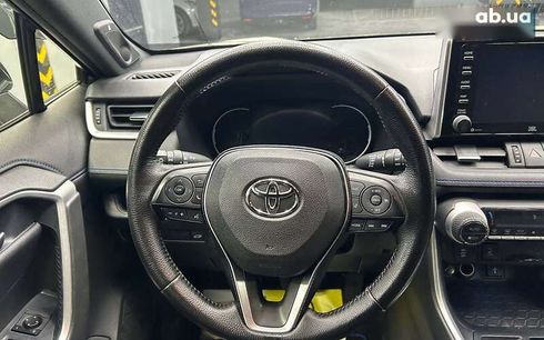 Toyota RAV4 2020 - фото 13