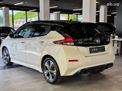 Nissan Leaf 2020 - фото 9